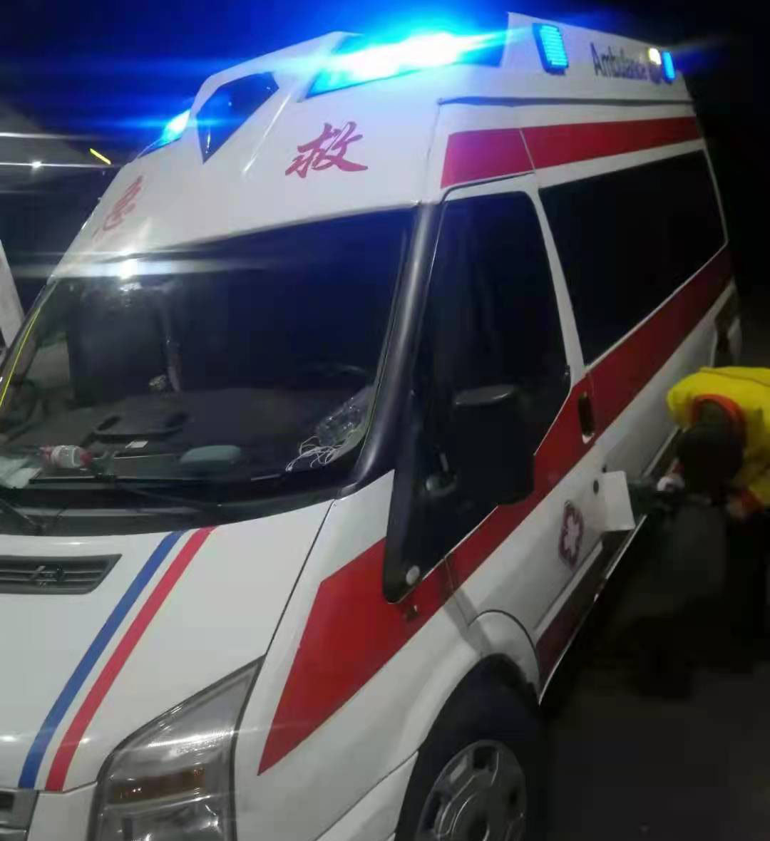 汕尾市专业救护车出租